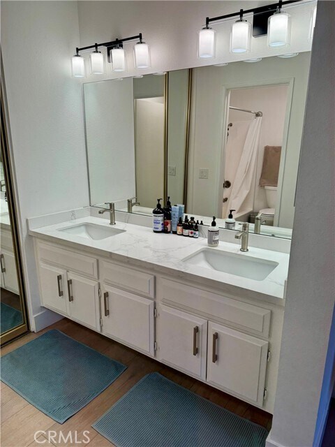 Building Photo - 16 Brookmont