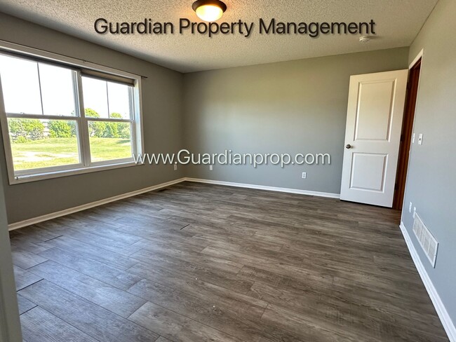 Building Photo - Brooklyn Park Single Family Home, Dishwash...