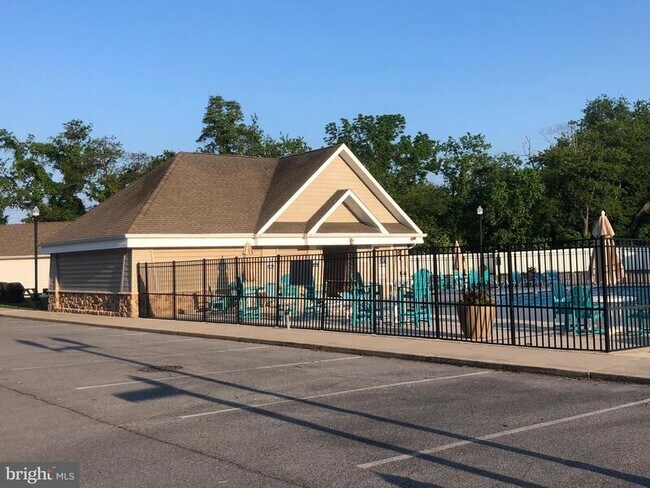 Building Photo - 17432 Slipper Shell Way