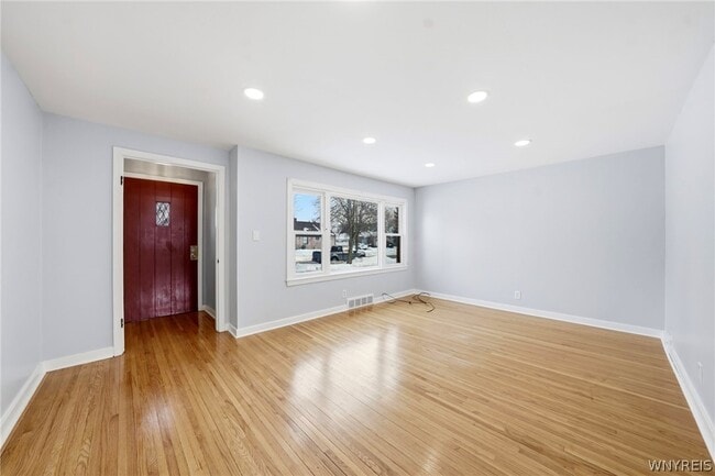 Building Photo - 38 Harvest Ave