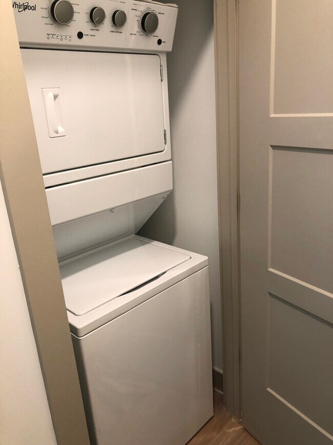 Building Photo - 13154 Ballantyne Corporate Pl