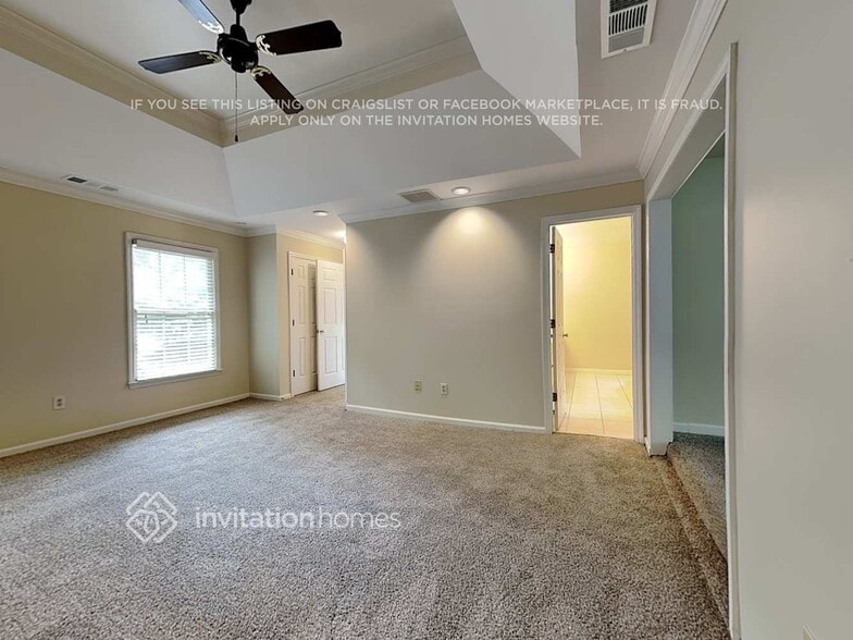 Building Photo - 9320 N Lake Dr