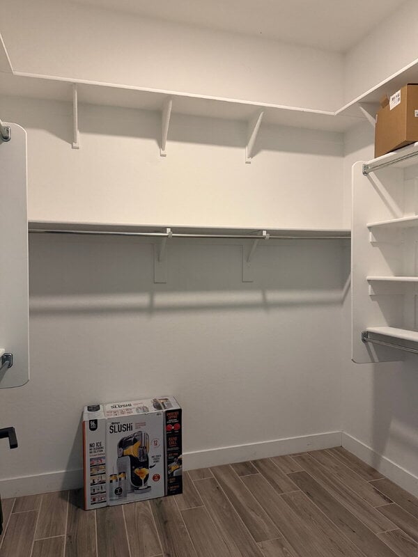 Building Photo - 4191 S Emerald Dr