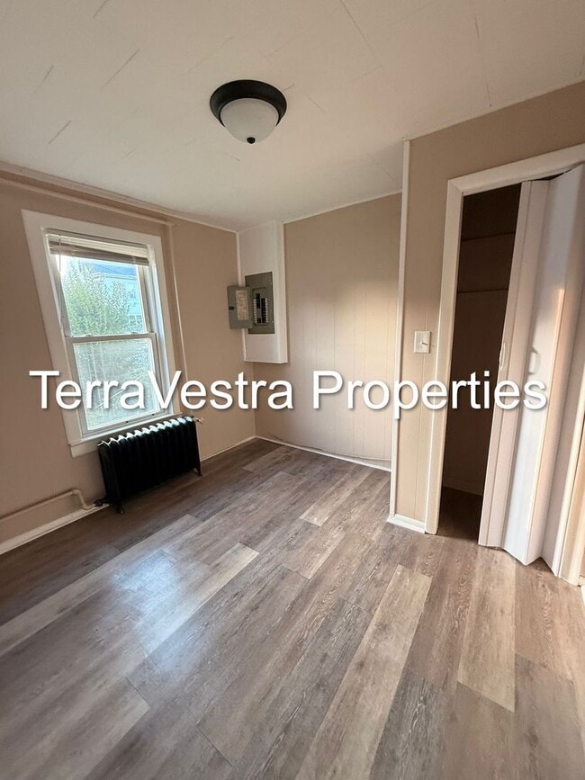 Building Photo - 3 Bed in Millville! Eligible for $500 Secu...