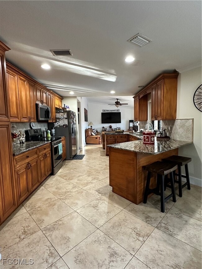 Building Photo - 3766 SE 6th Ave