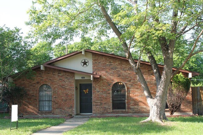 Building Photo - 1401 Coffeyville Trail