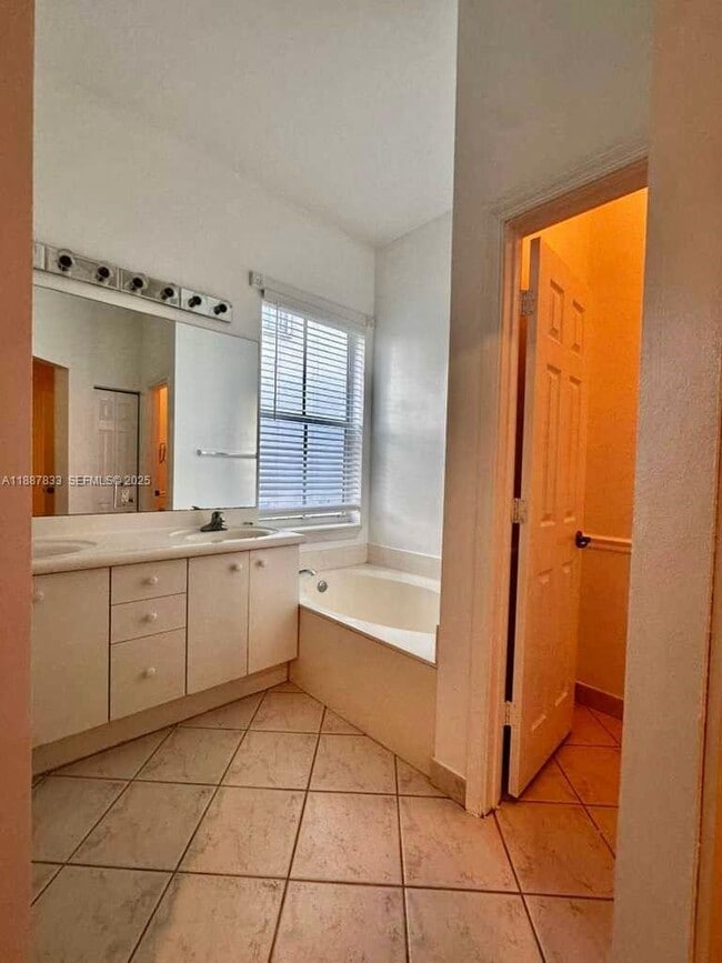 Building Photo - 1761 Aspen Ln