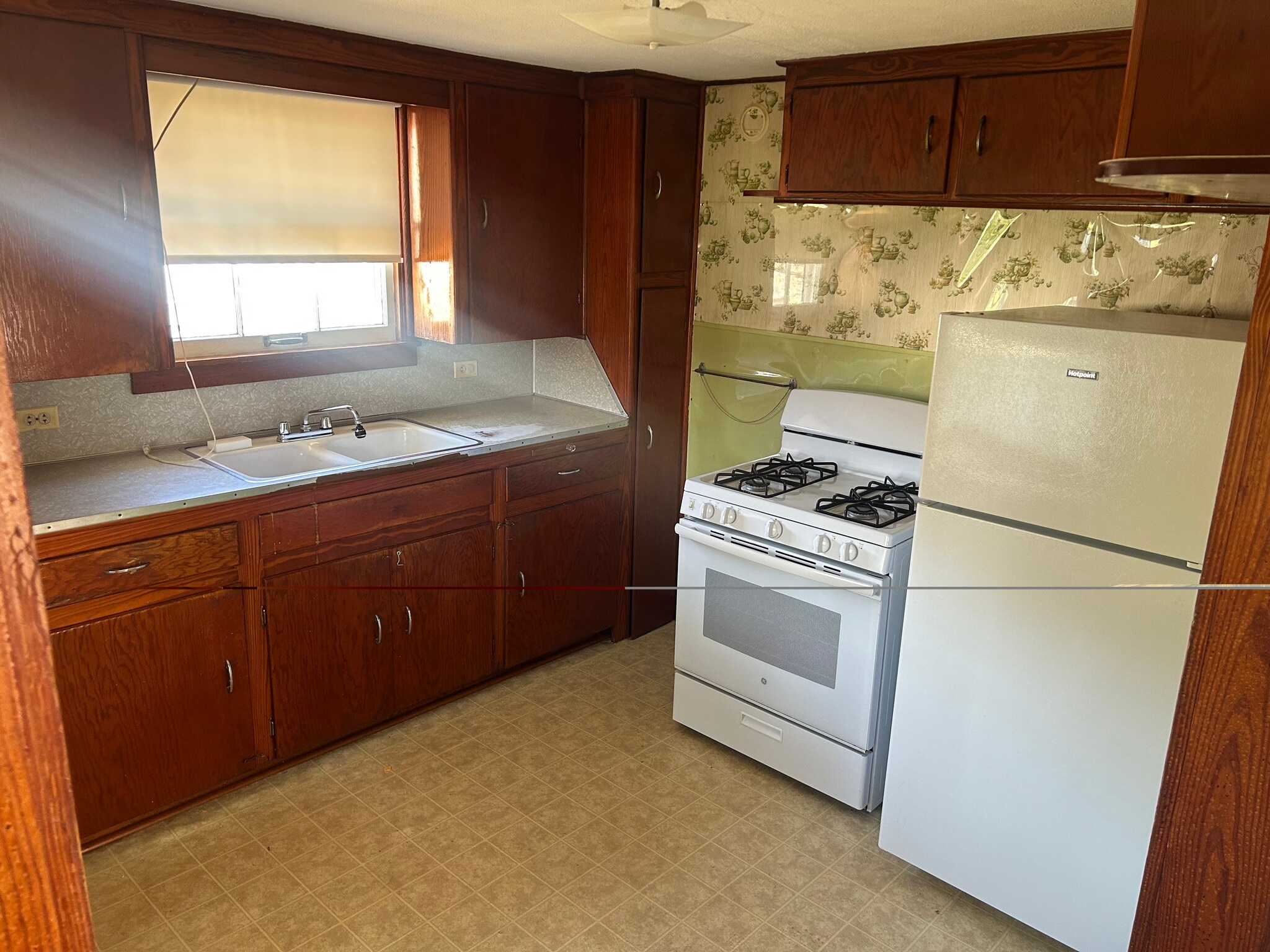 Kitchen. - 525 Church St