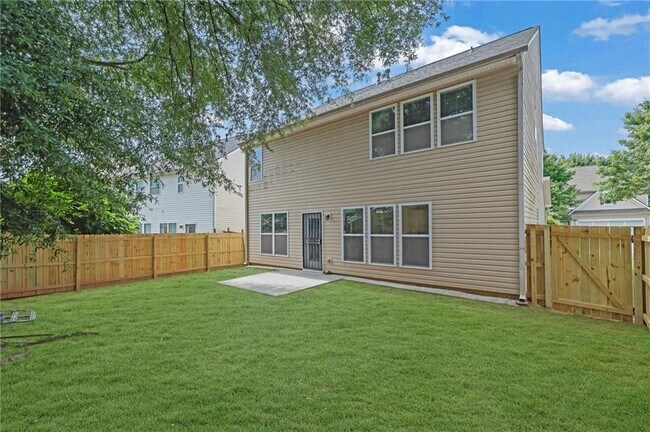 Building Photo - 3335 Briaroak Dr