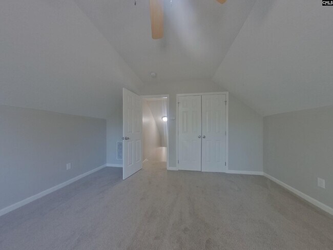 Building Photo - 111 Glendevon Way