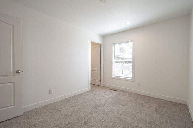 Building Photo - 8559 E Coralbell Ave