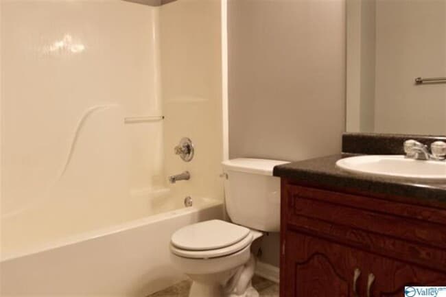 Building Photo - 241 Tanner Point Dr