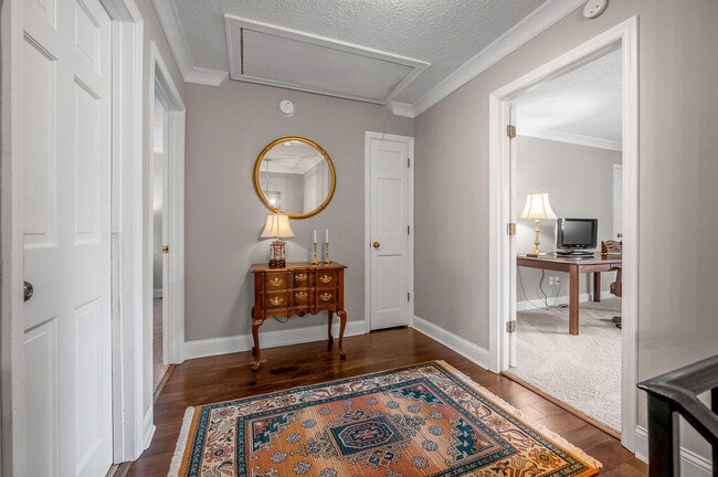 Building Photo - 500 Laketower Dr