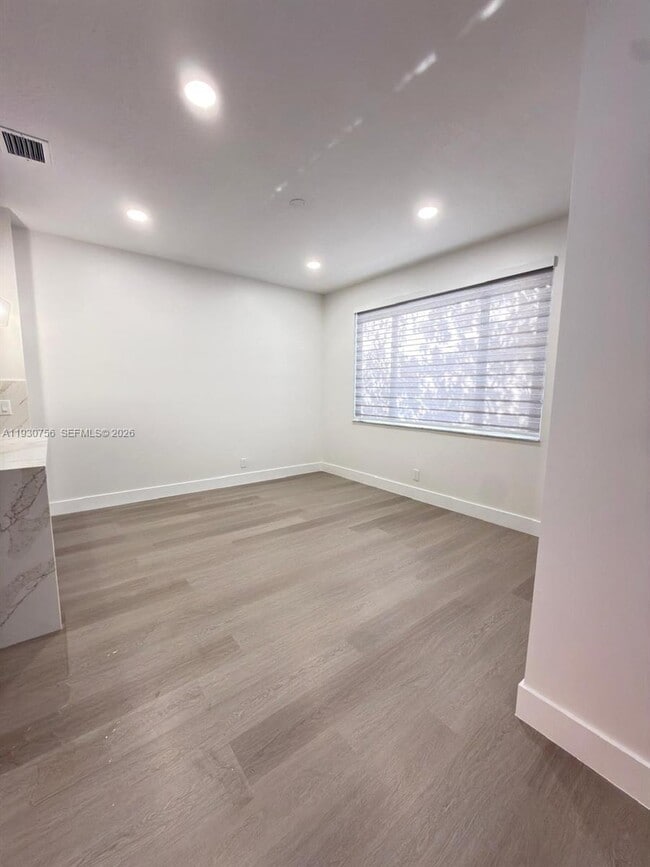 Building Photo - 12618 NW 56th Dr