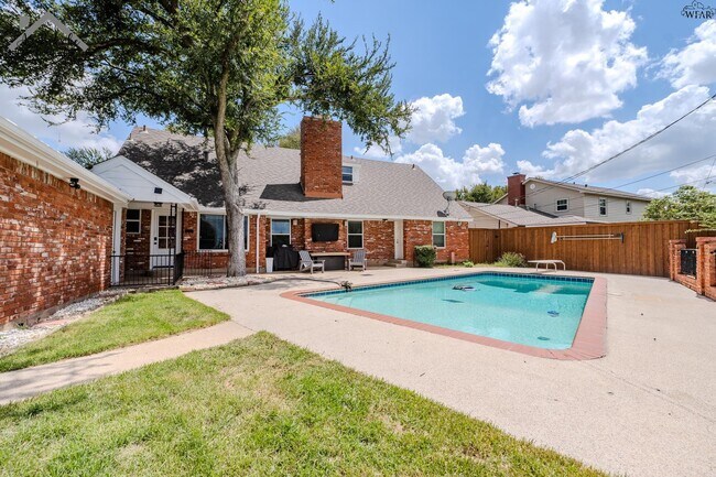 Building Photo - 4306 Briar Cliff Dr