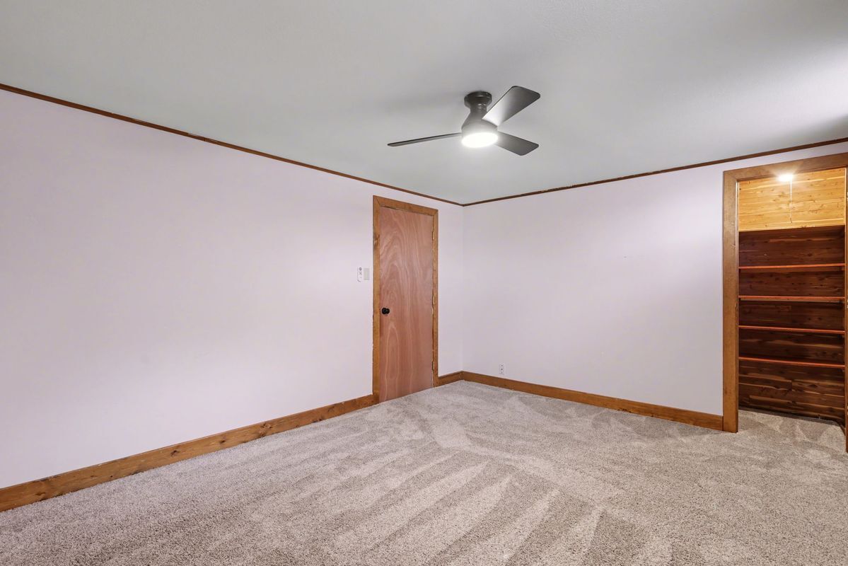 Building Photo - 2215 N Wahsatch Ave