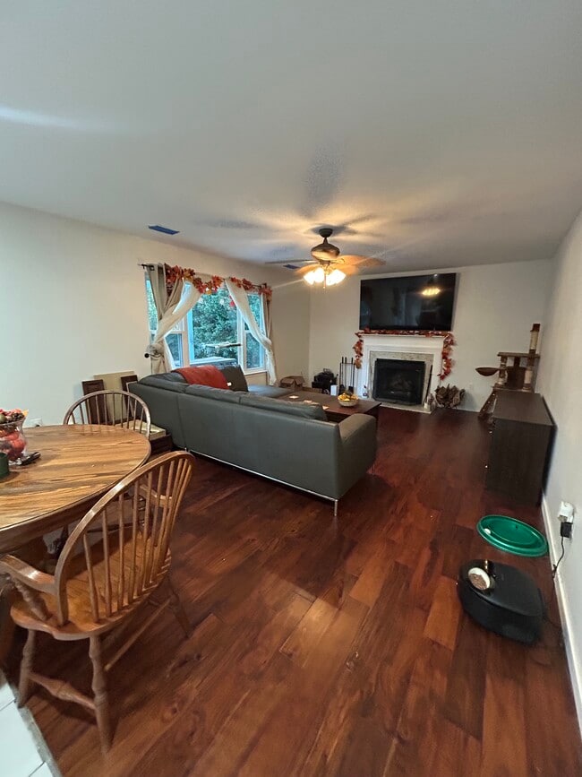 Building Photo - 6610 Cottontail Ct