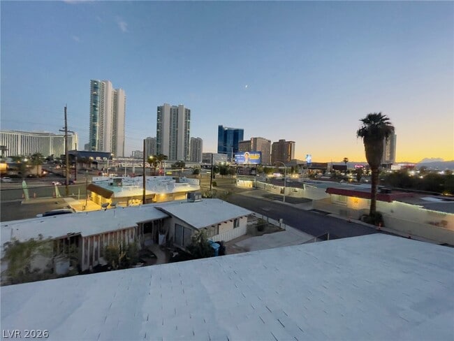 Building Photo - 2317 Santa Rita Dr