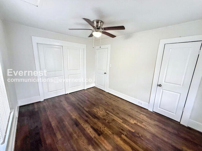 Building Photo - 745 82nd Pl S