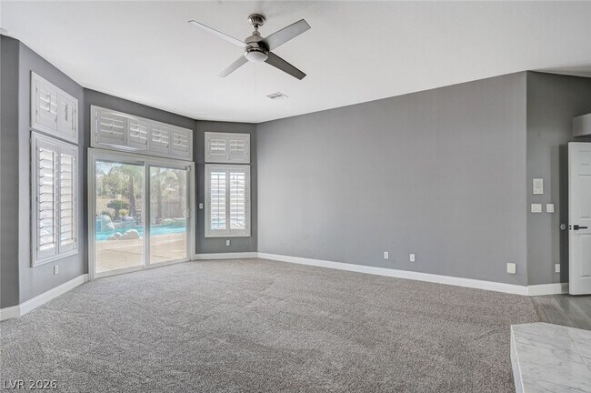 Building Photo - 3800 Beacon Point St