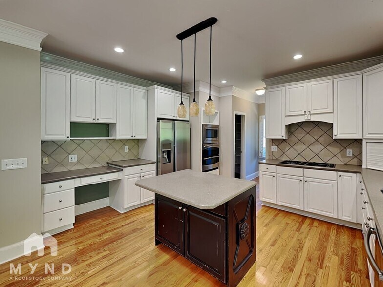 Building Photo - 12515 Magnolia Cir