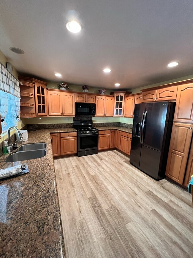 Building Photo - 2395 Spring Oak Way