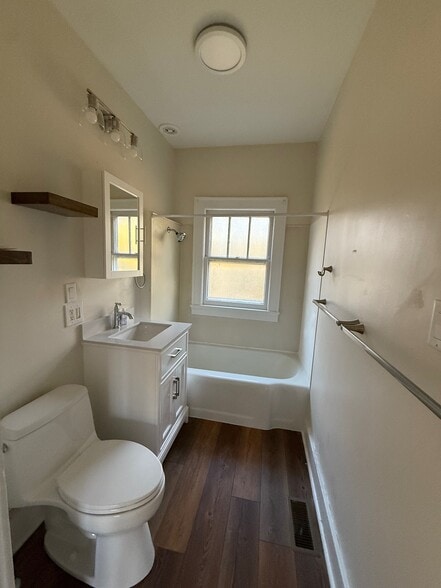 Building Photo - 3915 Old Buckingham Rd.