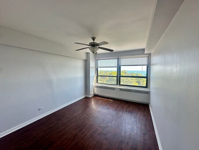 Building Photo - 4180 N Marine Dr