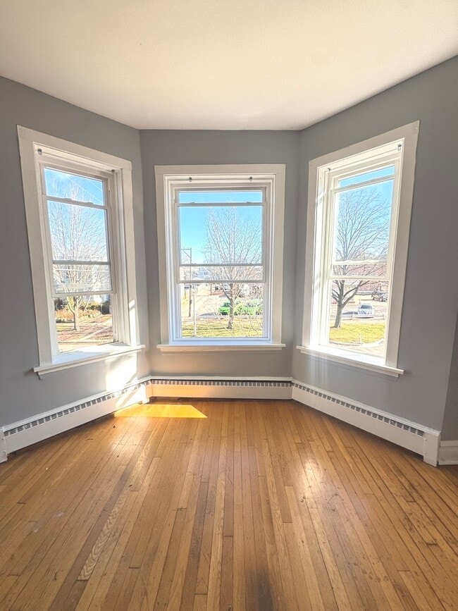 Building Photo - 511 N Taylor Ave