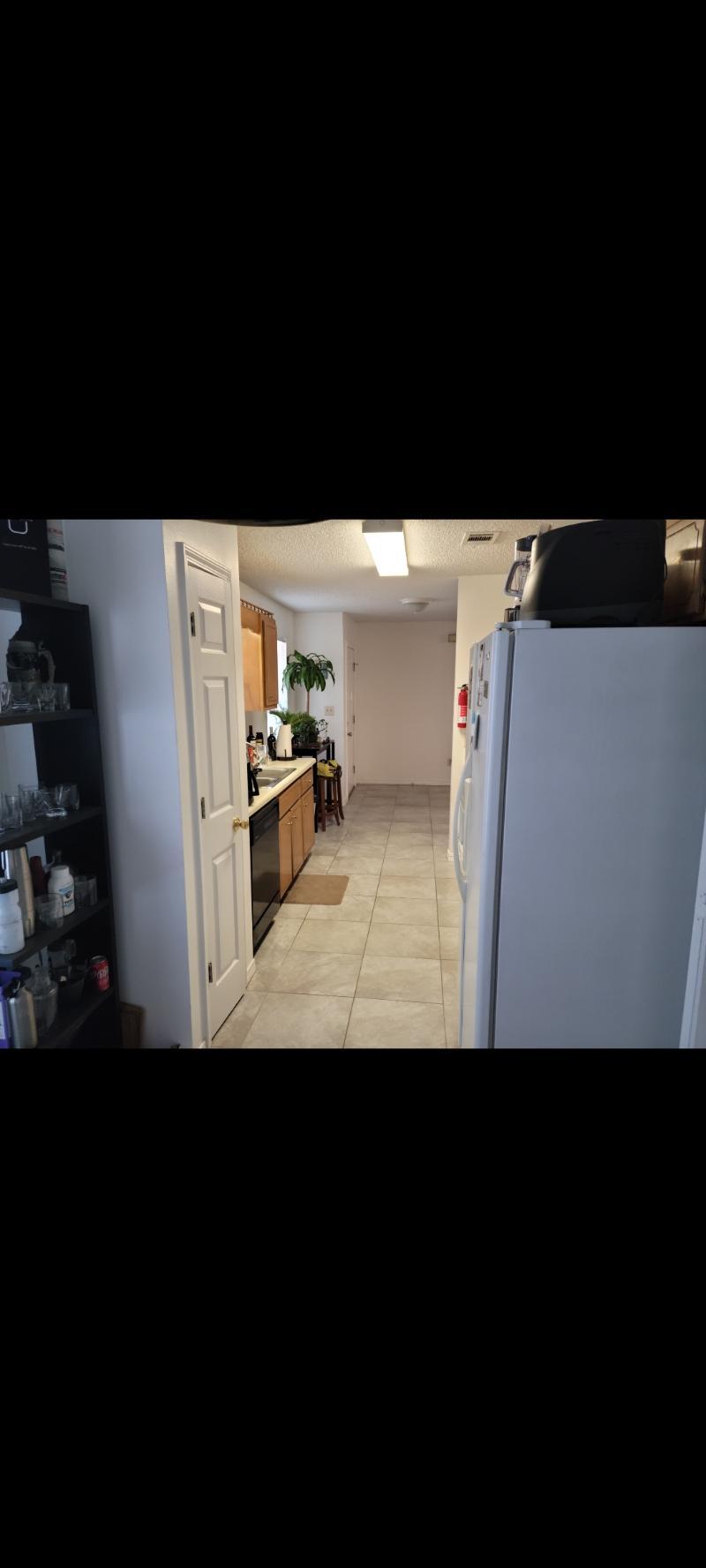 Building Photo - 6519 Robie Rd