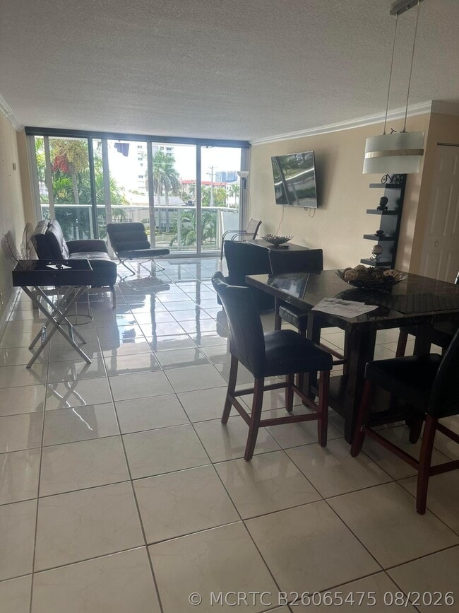 Building Photo - 3140 S Ocean Dr