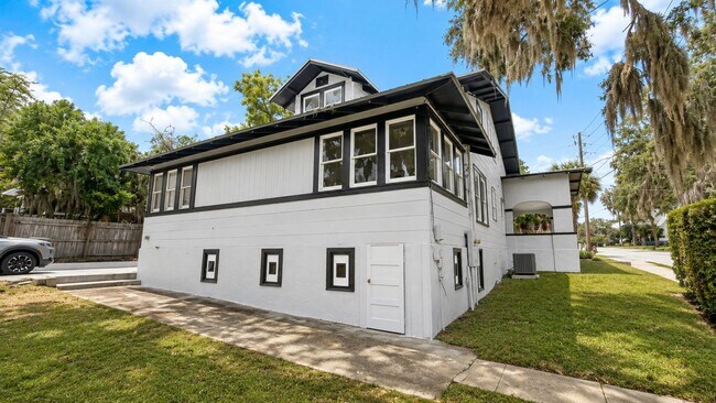 Building Photo - 128 Orange Ave