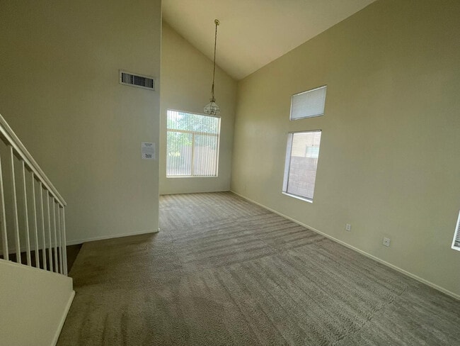 Building Photo - 324 W Colt Rd