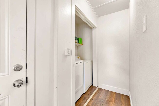 Building Photo - 520 Helena St