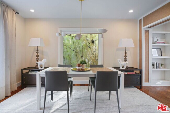 Building Photo - 1531 Marmont Ave