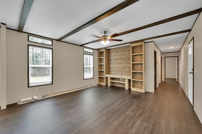 Building Photo - 20204 Sherwood Dr