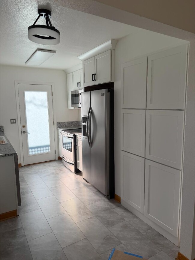 Building Photo - 1703 Winchell Ave