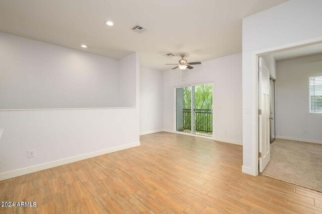 Building Photo - 1341 E Polk St