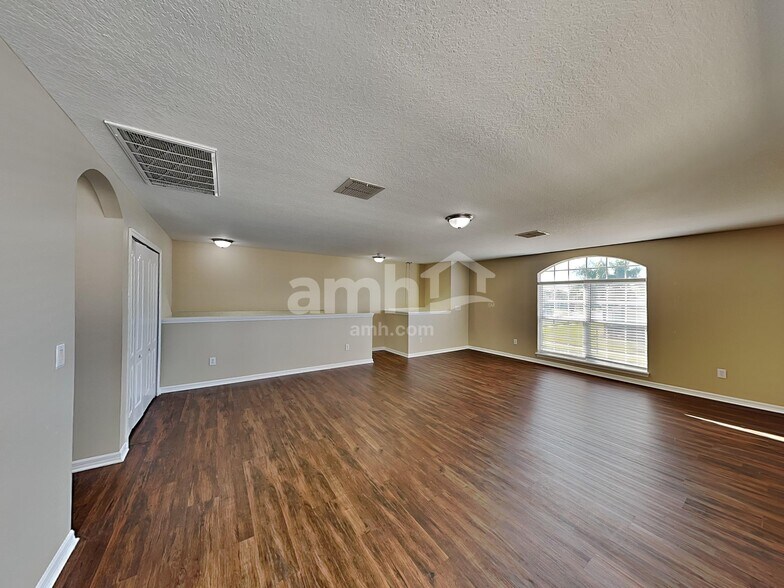 Building Photo - 366 Cabana View Way