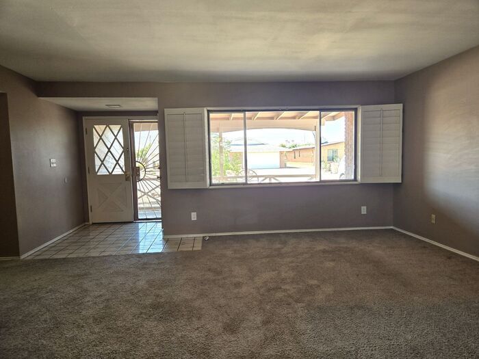 Building Photo - 4330 W Royal Palm Rd