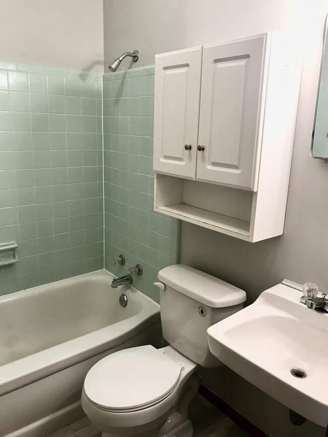 Building Photo - 24 Mathers Farm Rd