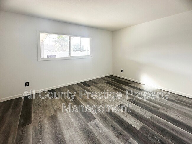 Building Photo - 3459 W Dailey St