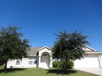 Building Photo - 843 SE Carnival Ave