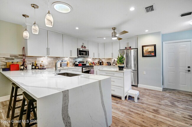 Building Photo - 156 Plover Ln