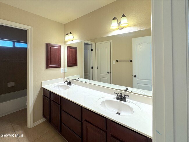 Building Photo - 413 Claiborne St