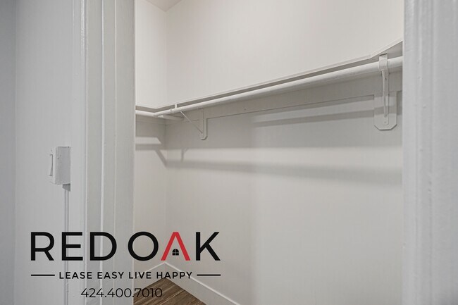 Building Photo - 1111 S Norton Ave