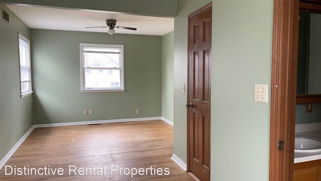 Building Photo - 3 br, 2.5 bath House - 842 Kent Ave