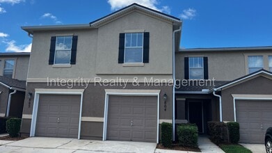 Building Photo - 3 bed/ 2.5 bath townhome in Fleming Island