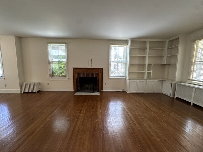 Building Photo - 2401 W 18th St
