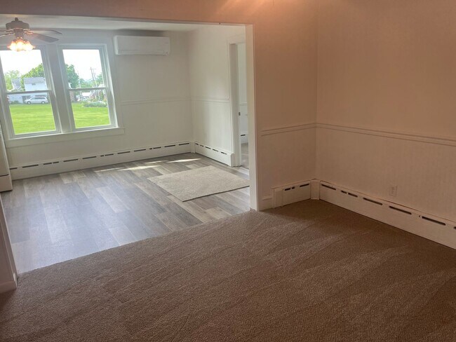Building Photo - Spacious 5-Bedroom Home in East Cocalico T...